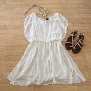 Beautiful off-white veil mini dress